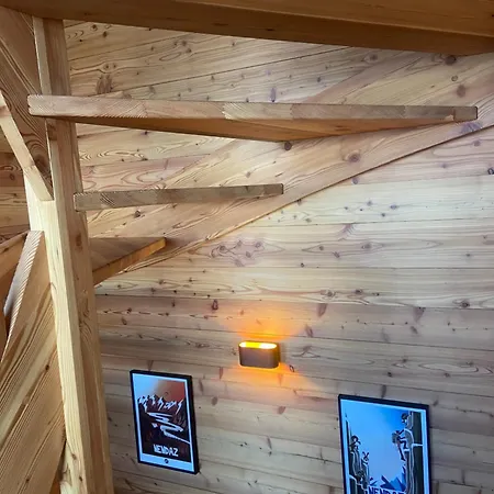 Chalé Swiss Feniks By Jolidi *