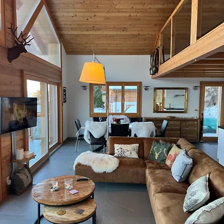 Swiss Feniks By Jolidi Нанда