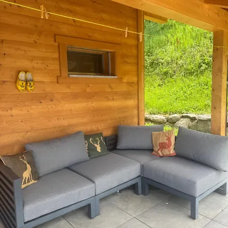 Chalé Swiss Feniks By Jolidi *