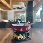 Swiss Feniks By Jolidi شاليه نينداز